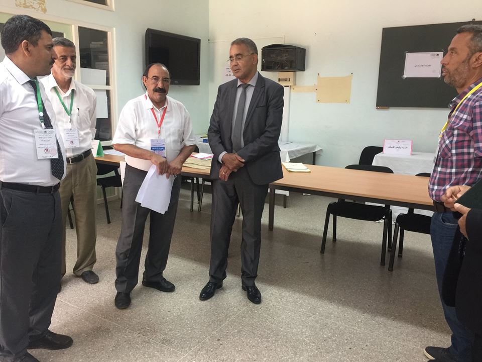 مدير الأكاديمية يتفقد سير إجراء اليوم الأول من الدورة الاستدراكية للامتحان الوطني لنيل شهادة الباكلوريا بجهة سوس ماسة مدير الأكاديمية يتفقد سير إجراء اليوم الأول من الدورة الاستدراكية للامتحان الوطني لنيل شهادة الباكلوريا بجهة سوس ماسة