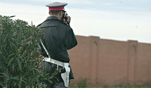 مستعملو الطريق السيار يقاضون الدرك الملكي بسبب رادارات السرعة مستعملو الطريق السيار يقاضون الدرك الملكي بسبب رادارات السرعة