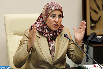 سؤال لوزيرة التضامن و الأسرة : ما رأيك في دعوات بعض النساء إلى التظاهر عاريات في الشارع ؟ سؤال لوزيرة التضامن و الأسرة : ما رأيك في دعوات بعض النساء إلى التظاهر عاريات في الشارع ؟
