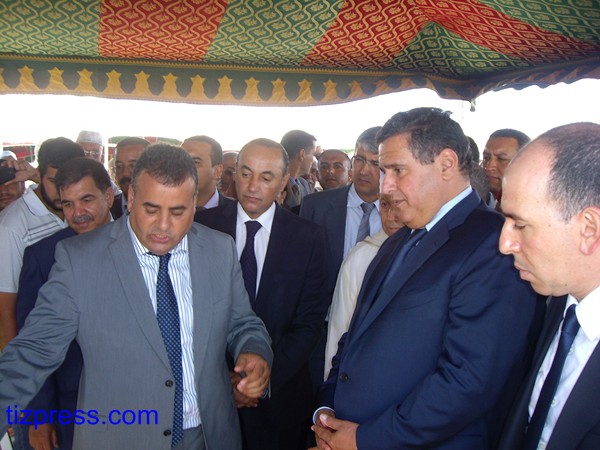 أخنوش يدشن الطريق القروية بين دواري بوتزلافت والسهب بالساحل بتيزنيت أخنوش يدشن الطريق القروية بين دواري بوتزلافت والسهب بالساحل بتيزنيت