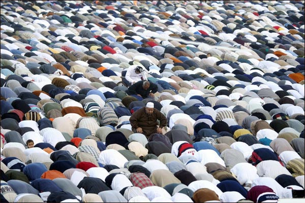 إلى علماء وفقهاء تيزنيت، هل تجوز صلاة العيد على أرض متنازع حولها؟ إلى علماء وفقهاء تيزنيت، هل تجوز صلاة العيد على أرض متنازع حولها؟