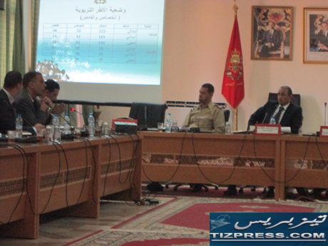 لقاء مكاشفة بعمالة تيزنيت بين نيابة التعليم والمنتخبين وكافة المسؤولين حول الترتيبات المتخذة للدخول المدرسي لقاء مكاشفة بعمالة تيزنيت بين نيابة التعليم والمنتخبين وكافة المسؤولين حول الترتيبات المتخذة للدخول المدرسي