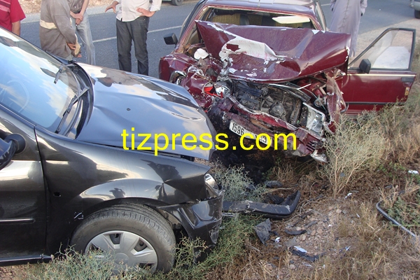 عاجل.. إصابة قائد قيادة أكلو في حادثة سير خطيرة في طريق أكلو تيزنيت (شريط الصور) عاجل.. إصابة قائد قيادة أكلو في حادثة سير خطيرة في طريق أكلو تيزنيت (شريط الصور)