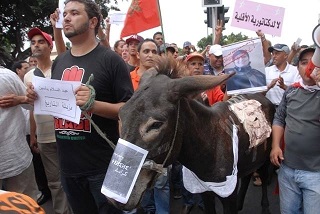 أنصار شباط يتطاولون على الشيخ عبد السلام ياسين المرشد المؤسس لجماعة العدل والإحسان أنصار شباط يتطاولون على الشيخ عبد السلام ياسين المرشد المؤسس لجماعة العدل والإحسان