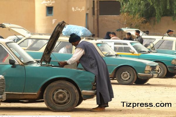 سيارات أجرة جديدة تتألف من 8 مقاعد سيارات أجرة جديدة تتألف من 8 مقاعد