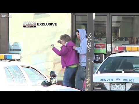 خطير.. رصاصة تردي سارقا حاول الاحتماء بعجوز ( فيديو ) خطير.. رصاصة تردي سارقا حاول الاحتماء بعجوز ( فيديو )