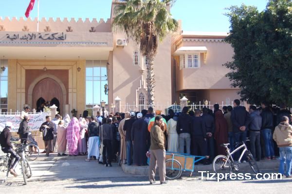 تيزنيت : ثلاث وقفات إحتجاجية تضامنية مع ” إبا إجو ” وكل ضحايا ” بوتزكيت ” (شريط مصور+ فيديو لشهادات حية للضحايا ) تيزنيت : ثلاث وقفات إحتجاجية تضامنية مع ” إبا إجو ” وكل ضحايا ” بوتزكيت ” (شريط مصور+ فيديو لشهادات حية للضحايا )
