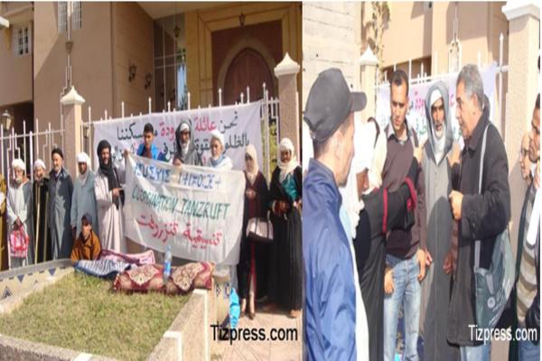 تيزنيت : رغم الأمطار و برودة الطقس عائلة ” إجو بكاس ” ترفض مغادرة المعتصم و عددا من جمعيات المجتمع المدني قررت التدخل ( صور ) تيزنيت : رغم الأمطار و برودة الطقس عائلة ” إجو بكاس ” ترفض مغادرة المعتصم و عددا من جمعيات المجتمع المدني قررت التدخل ( صور )