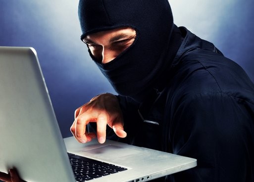 تفاصيل اعتقال “هاكر” مغربي عمره 17 سنة قرصن حسابات بنكية لمواطنين عبر الإنترنت تفاصيل اعتقال “هاكر” مغربي عمره 17 سنة قرصن حسابات بنكية لمواطنين عبر الإنترنت