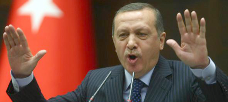 أردوغان يزف 100 شاب وشابة مغربية وبنكيران يقول: لو لم أكن متزوجا لشاركت أردوغان يزف 100 شاب وشابة مغربية وبنكيران يقول: لو لم أكن متزوجا لشاركت