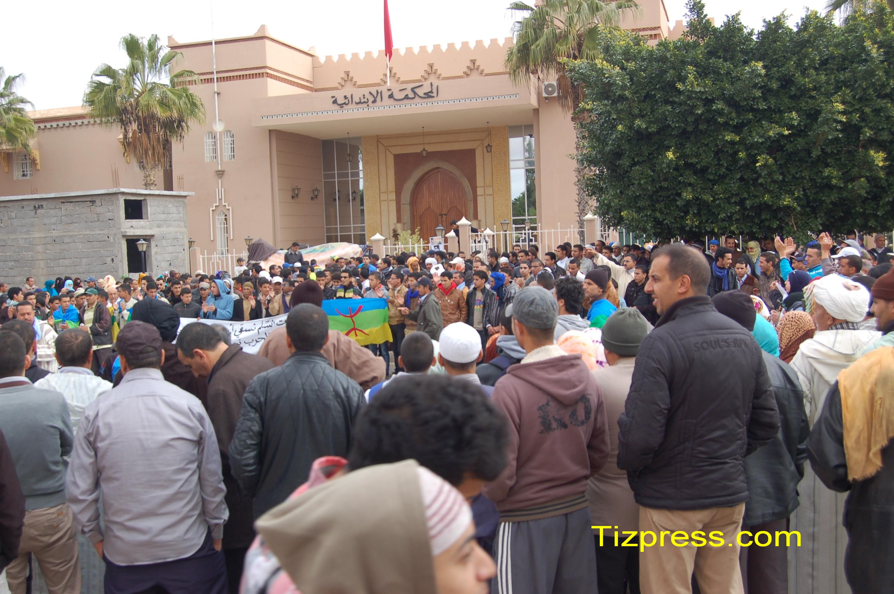 قافلة “الكرامة” من كل مناطق الجنوب في اتجاه الرباط للاحتجاج على عصابات شهود الزور ومافيا العقار قافلة “الكرامة” من كل مناطق الجنوب في اتجاه الرباط للاحتجاج على عصابات شهود الزور ومافيا العقار