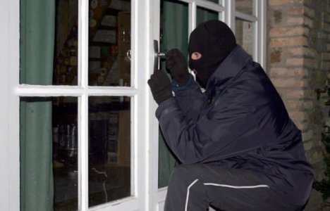 عاجل : نهاية لص سرق أزيد من 15 منزلا بتيزنيت عاجل : نهاية لص سرق أزيد من 15 منزلا بتيزنيت