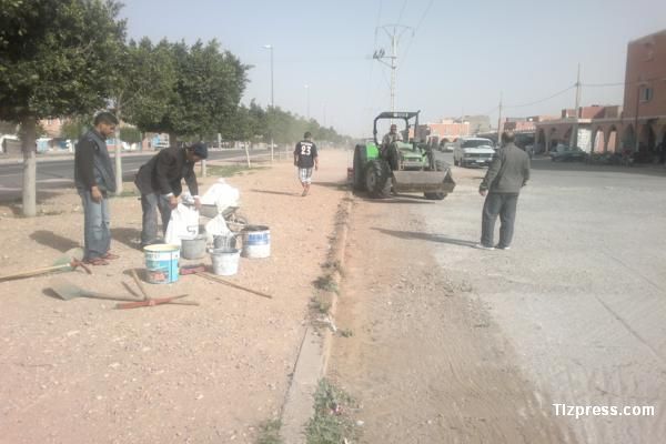 جماعة الركادة: شباب أولاد جرار ينظم حملة نظافة بسوق ودادية الخير جماعة الركادة: شباب أولاد جرار ينظم حملة نظافة بسوق ودادية الخير