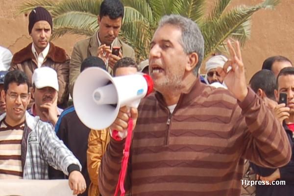 بعد شكاية لبوتزكيت … شرطة تيزنيت تحقق مع رئيس الجمعية المغربية لحقوق الإنسان فرع تيزنيت بعد شكاية لبوتزكيت … شرطة تيزنيت تحقق مع رئيس الجمعية المغربية لحقوق الإنسان فرع تيزنيت