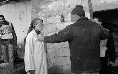 شخص يقتل زوجته بعد شكه في خيانتها له مع صديقه شخص يقتل زوجته بعد شكه في خيانتها له مع صديقه