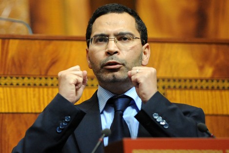 الخلفي: خجلت وأنا أشاهد رفقة أمي إحدى القنوات الوطنية ! الخلفي: خجلت وأنا أشاهد رفقة أمي إحدى القنوات الوطنية !