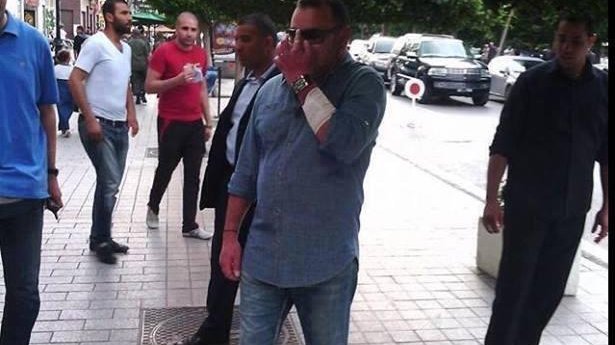 بدون بروتوكول …الملك محمد السادس يتجول راجلا في تونس بدون بروتوكول …الملك محمد السادس يتجول راجلا في تونس