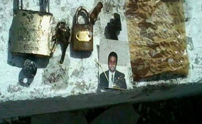 شاهد ماذا وجد شباب أثناء تنظيف إحدى المقابر شاهد ماذا وجد شباب أثناء تنظيف إحدى المقابر