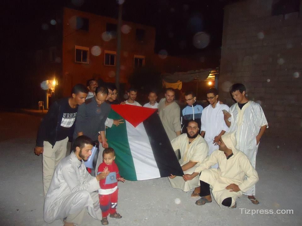 ساكنة أولاد جرار بإقليم تيزنيت تتضامن مع الشعب الفلسطيني ساكنة أولاد جرار بإقليم تيزنيت تتضامن مع الشعب الفلسطيني