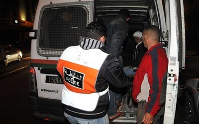 أكادير: إعتقال مهاجر مغربي وهو يتناول وجبة غداء ويشرب الخمر في نهار رمضان أكادير: إعتقال مهاجر مغربي وهو يتناول وجبة غداء ويشرب الخمر في نهار رمضان
