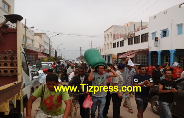 ميرالفت تعيش اليوم على وقع مسيرة احتجاجية و الساكنة تتوعد بحزام أسود ( صـــور ) ميرالفت تعيش اليوم على وقع مسيرة احتجاجية و الساكنة تتوعد بحزام أسود ( صـــور )
