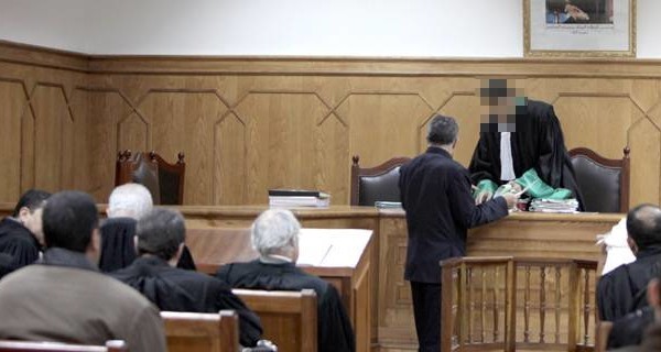 «بارون كراء الأموال» بتيزنيت يمثل أمام استئنافية أكادير «بارون كراء الأموال» بتيزنيت يمثل أمام استئنافية أكادير