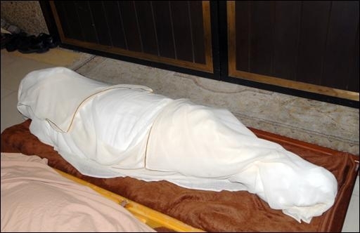 تيزنيت : العثور على جثة رجل فرنسي بمنزله تيزنيت : العثور على جثة رجل فرنسي بمنزله