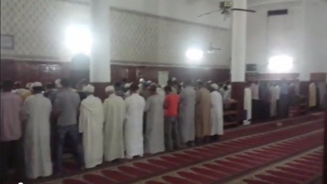 الأوقاف توضح ما جرى في قضية الصلاة بإمامين الأوقاف توضح ما جرى في قضية الصلاة بإمامين