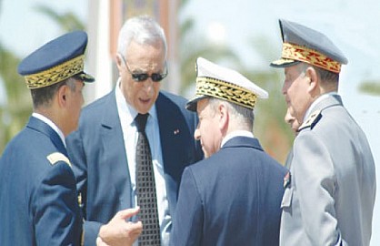 أكادير : إحالة العقيد أقلعي على التقاعد و تعيين قائد جهوي جديد للدرك الملكي بأكادير أكادير : إحالة العقيد أقلعي على التقاعد و تعيين قائد جهوي جديد للدرك الملكي بأكادير