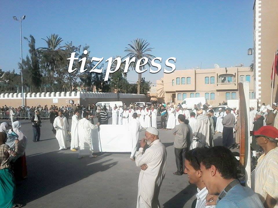 تيزنيت : نزلاء دار الطالب أكلوا يشاركون في اﻹحتفال بالذكرى 39 للمسيرة الخضراء بتيزنيت تيزنيت : نزلاء دار الطالب أكلوا يشاركون في اﻹحتفال بالذكرى 39 للمسيرة الخضراء بتيزنيت