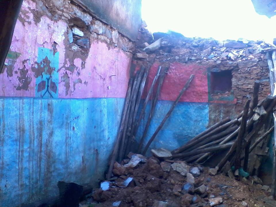 أيت الرخاء تعزلها الوديان والأهالي يستغيثون للتدخل أيت الرخاء تعزلها الوديان والأهالي يستغيثون للتدخل