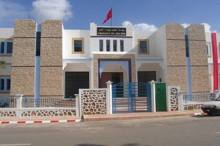 سيدي إفني : موظف بعمالة سيدي إفني « يهين » طفلة بدار الطالبة أيت الرخا سيدي إفني : موظف بعمالة سيدي إفني « يهين » طفلة بدار الطالبة أيت الرخا