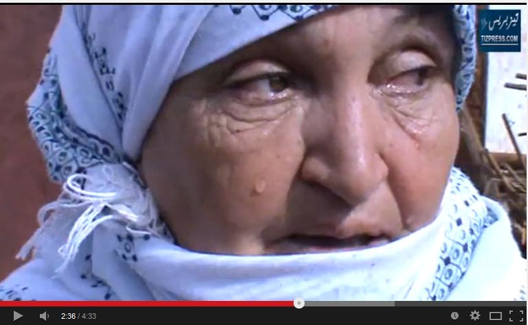 أكلو : بكاء امرأة منكوبة فقدت المأوى بسبب الفيضانات أكلو : بكاء امرأة منكوبة فقدت المأوى بسبب الفيضانات