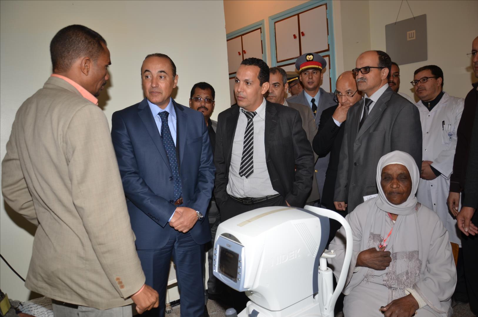 تيزنيت : عامل الإقليم يتفقد الحملة الطبية لمحاربة “الجلالة ” بالمركز الإستشفائي الحسن الأول تيزنيت : عامل الإقليم يتفقد الحملة الطبية لمحاربة “الجلالة ” بالمركز الإستشفائي الحسن الأول