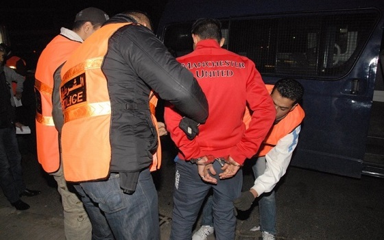 أكادير : توقيف شخصين عثر بحوزتهما على 98 كيلوغرام من مخدر الشيرا أكادير : توقيف شخصين عثر بحوزتهما على 98 كيلوغرام من مخدر الشيرا