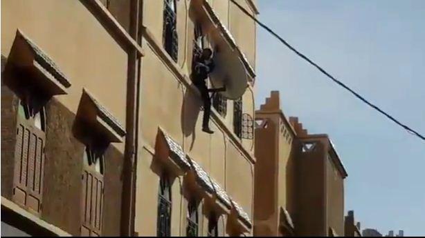 زاكورة : إيداع شرطي “المتحرش” بمستشفى الأمراض العقلية زاكورة : إيداع شرطي “المتحرش” بمستشفى الأمراض العقلية