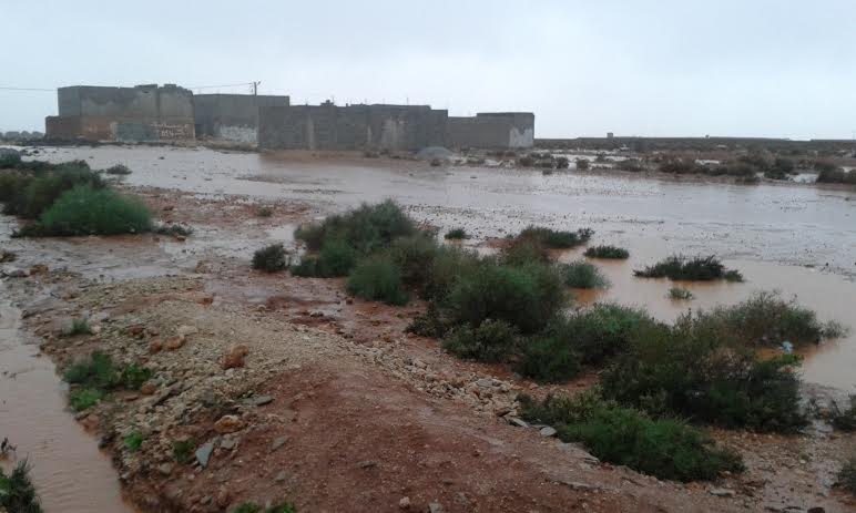 جماعة الركادة : الفيضانات تنعش مجال التعمير والبناء العشوائي جماعة الركادة : الفيضانات تنعش مجال التعمير والبناء العشوائي