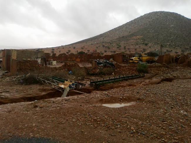 سيدي بوعبدلي : آليات فك العزلة بدون بنزين ..و ساكنة تستغرب تصرفات السلطة ! سيدي بوعبدلي : آليات فك العزلة بدون بنزين ..و ساكنة تستغرب تصرفات السلطة !