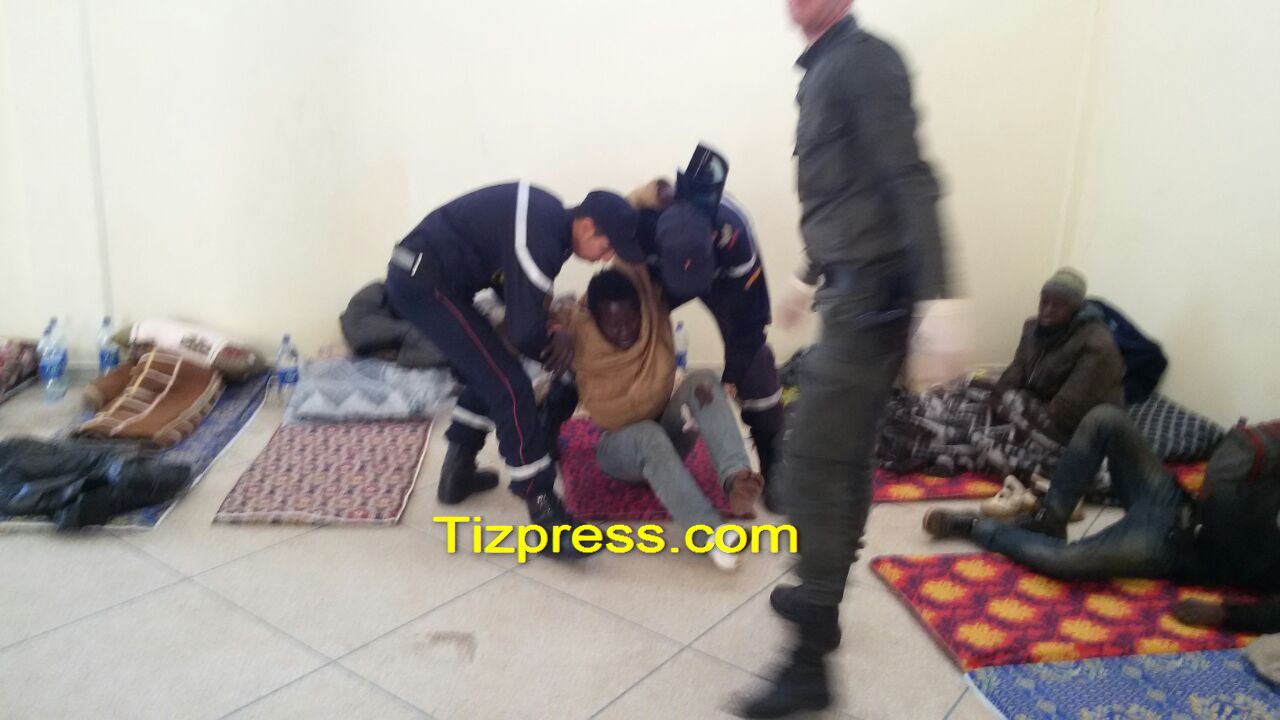 تيزنيت : أفارقة غابة ” غوروغو ” يتمردون على سلطات تيزنيت تيزنيت : أفارقة غابة ” غوروغو ” يتمردون على سلطات تيزنيت
