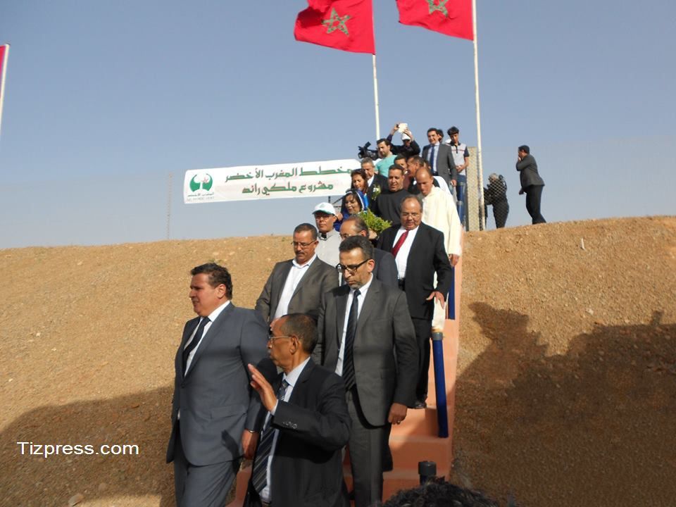 تيغمي : وزير الفلاحة “عزيز أخنوش” يدشن مشروع غرس وتجهيز ضيعة للزيتون بالري والتنقيط تيغمي : وزير الفلاحة “عزيز أخنوش” يدشن مشروع غرس وتجهيز ضيعة للزيتون بالري والتنقيط