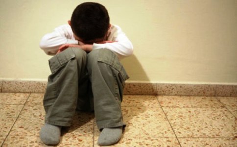 انتهاك عرض قاصر بـ”الكراطة” من قبل كفيلته انتهاك عرض قاصر بـ”الكراطة” من قبل كفيلته