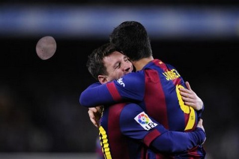 برشلونة يحسم كلاسيكو اسبانيا و يبتعد في صدارة الليجا ( فيديو ) برشلونة يحسم كلاسيكو اسبانيا و يبتعد في صدارة الليجا ( فيديو )