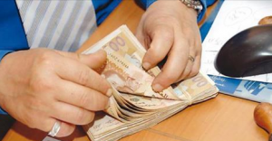 Flashpresse - فضيحة بالبرلمان.. شريط يفضح رشوة قيمتها مليون سنتيم