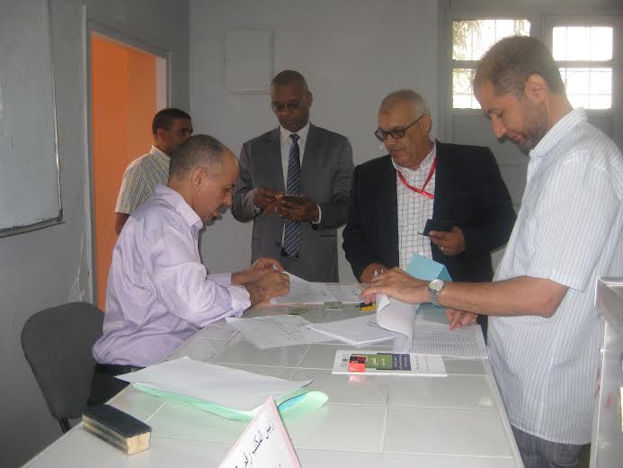 أكادير : مدير الاكاديمية الجهوية للتربية والتكوين يشرف على انطلاق انتخابات اللجن الثنائية أكادير : مدير الاكاديمية الجهوية للتربية والتكوين يشرف على انطلاق انتخابات اللجن الثنائية