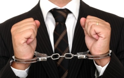 اعتقال رجل أعمال يتزعم مافيا مخدرات ويستعمل 30 هاتفا لإدارة شبكته اعتقال رجل أعمال يتزعم مافيا مخدرات ويستعمل 30 هاتفا لإدارة شبكته