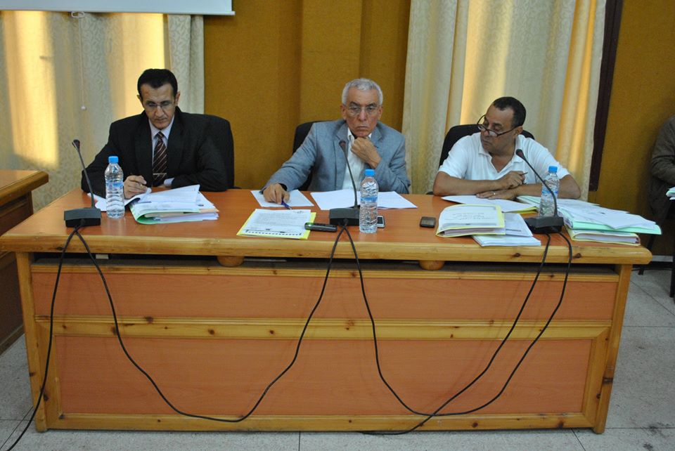 المجلس الحضري لتيزنيت يعقد دورته الإستثنائية، و يؤجل نقطة وحيدة إلى الأسبوع القادم المجلس الحضري لتيزنيت يعقد دورته الإستثنائية، و يؤجل نقطة وحيدة إلى الأسبوع القادم