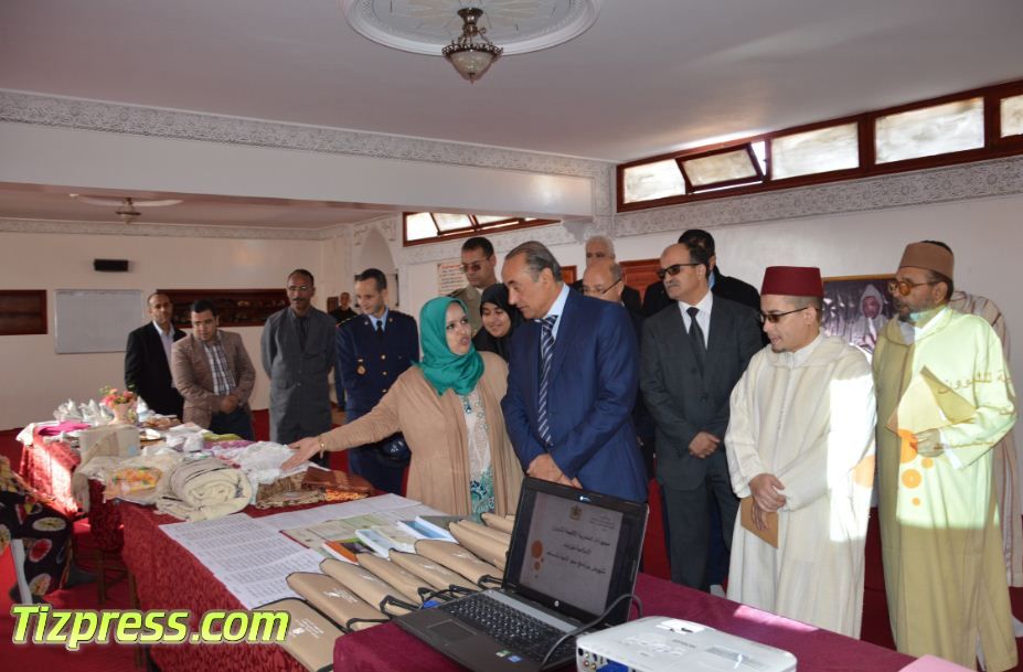 تيزنيت : السيد العامل يشرف على انطلاق محو الأمية بالمساجد تيزنيت : السيد العامل يشرف على انطلاق محو الأمية بالمساجد