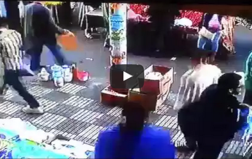 بالفيديو : بسرعة البرق شاهد كيف تمت سرقة قنينة زيت أركان بأحد شوارع إنزكان بالفيديو : بسرعة البرق شاهد كيف تمت سرقة قنينة زيت أركان بأحد شوارع إنزكان