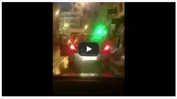 بالفيديو : شباب يرمون فتاة عارية بشارع بطنجة