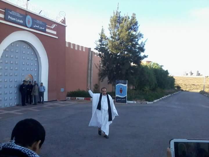 بالصور : الوحداني يغادر أسوار السجن المحلي بتيزنيت بالصور : الوحداني يغادر أسوار السجن المحلي بتيزنيت